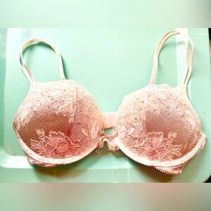 NWOT 34C Victoria Secret Very Sexy Plunge Bra